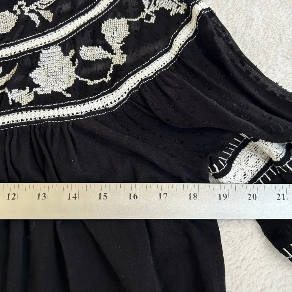 Maeve Anthropologie Women's Bouse Medium Petites Black Winona Lace Puff Sleeve